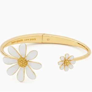 ♠️ kate spade ♠️ Dazzling Daisies Enamel Hinge Cuff, Yellow Gold